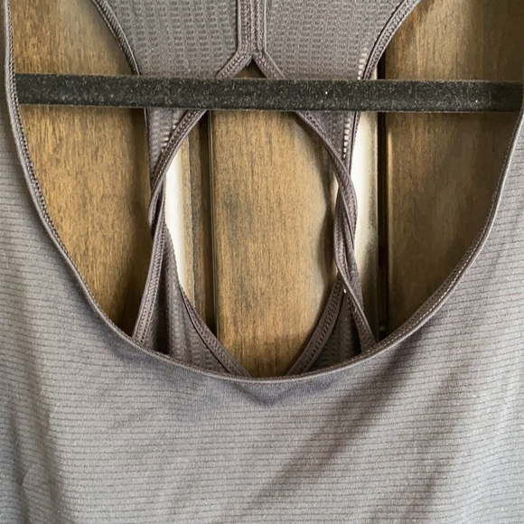 Under Armour racerback tank, like new, moisture wicking - Picture 4 of 6